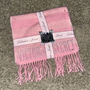Victoria’s Secret sparkle signature stripe scarf